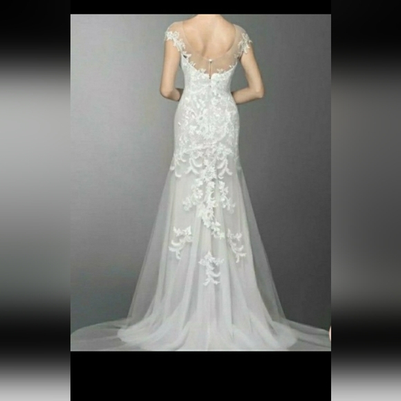 New wedding dress - Picture 2 of 3